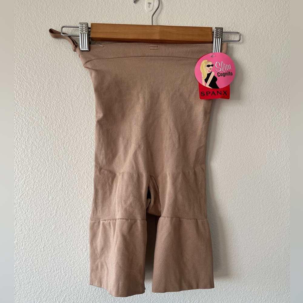 Spanx | Slim Cognito Shaping Mid-thigh Bodysuit